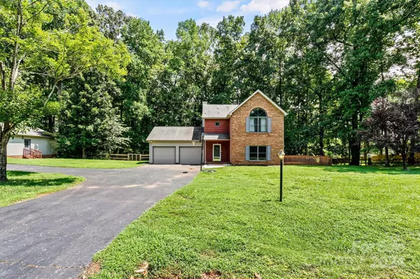 1836 Wellington AVE, Newton, NC 28658