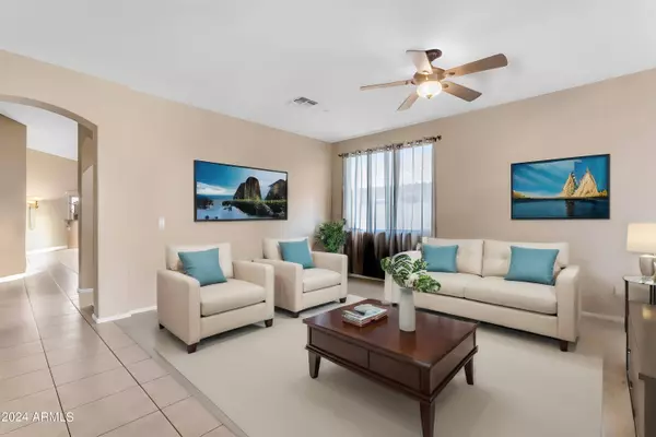 4814 E BELLERIVE Drive, Chandler, AZ 85249