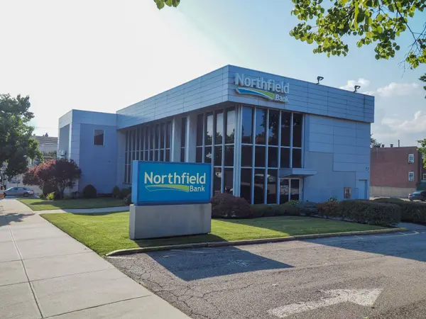 1731 Victory Blvd, Staten Island, NY 10314-3511