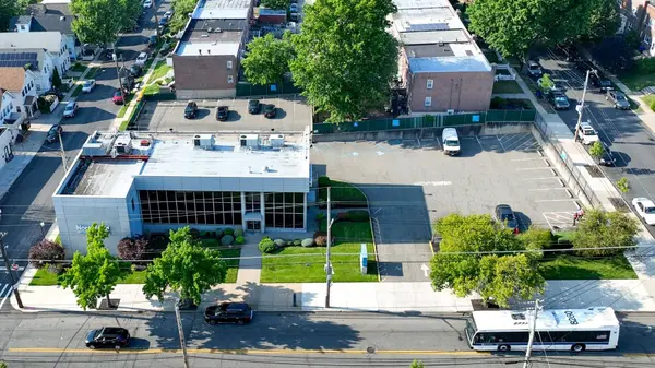 1731 Victory Blvd, Staten Island, NY 10314-3511