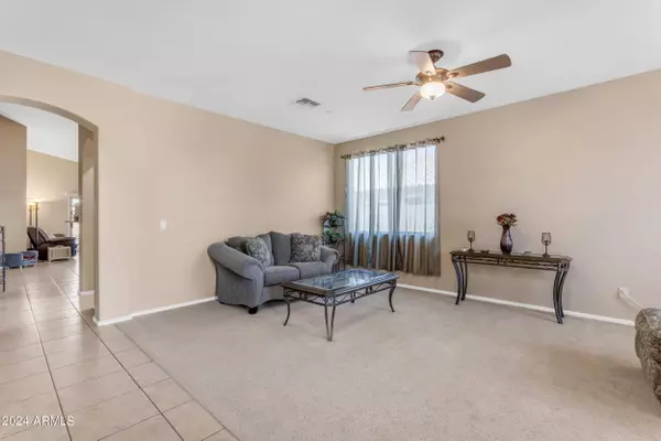 4814 E BELLERIVE Drive, Chandler, AZ 85249