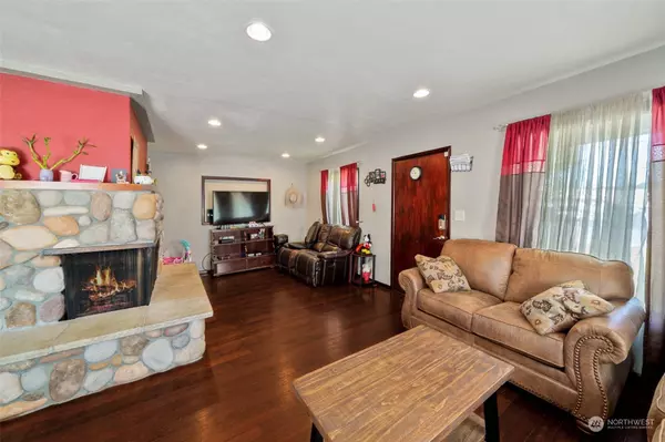 1118 Zehnder ST, Sumner, WA 98390