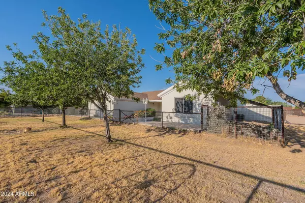 25609 S 182ND Place, Queen Creek, AZ 85142