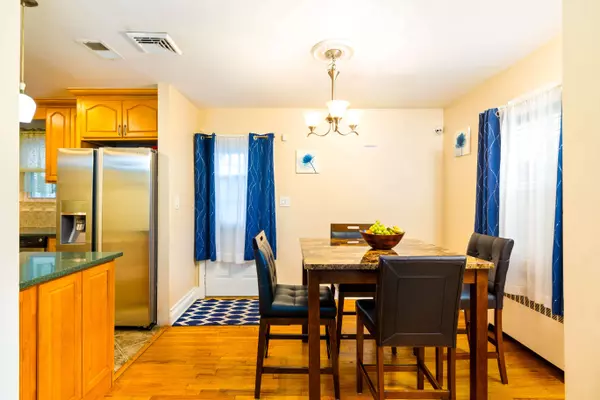 241-39 128th Dr, Rosedale, NY 11422