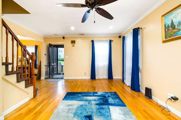 241-39 128th Dr, Rosedale, NY 11422