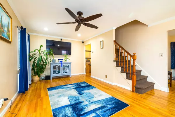 241-39 128th Dr, Rosedale, NY 11422