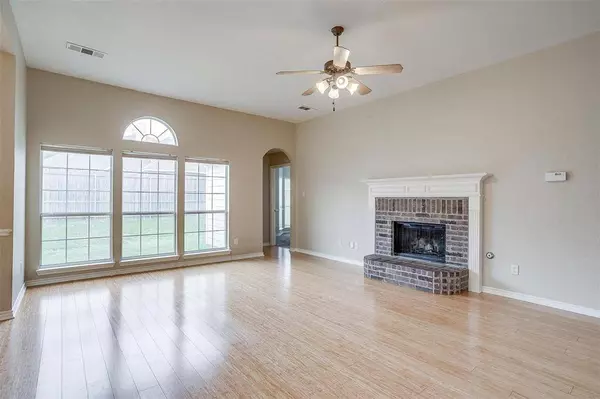 5508 Meadow Valley Drive, Fort Worth, TX 76123