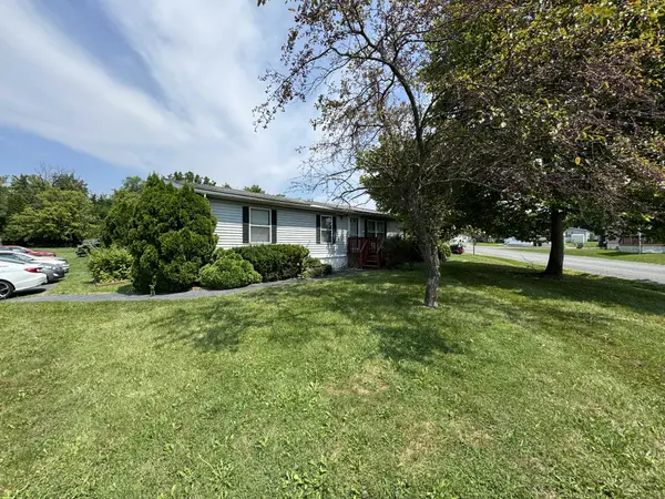 74 Juniper Ct, Bath, PA 18014-8214