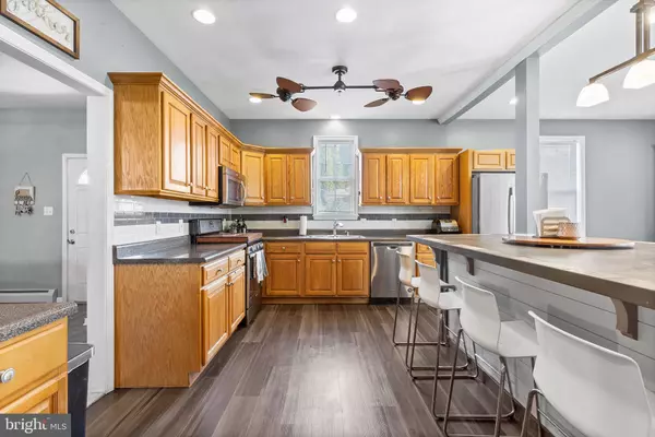 12 CIRCLE LN, Norwood, PA 19074