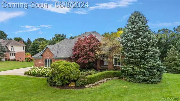 160 SEQUOIA Lane, Leonard, MI 48367