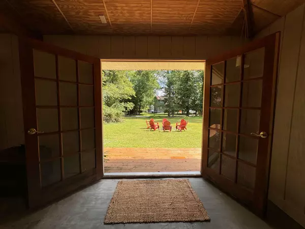 106 Morris Rd, East Stroudsburg, PA 18302-8412