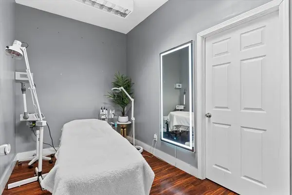 1111 Confidential, Lawrence, MA 01843