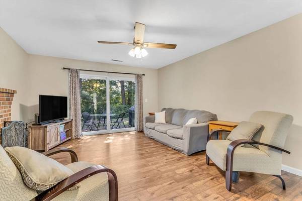29 Highwood Dr #29, Franklin, MA 02038