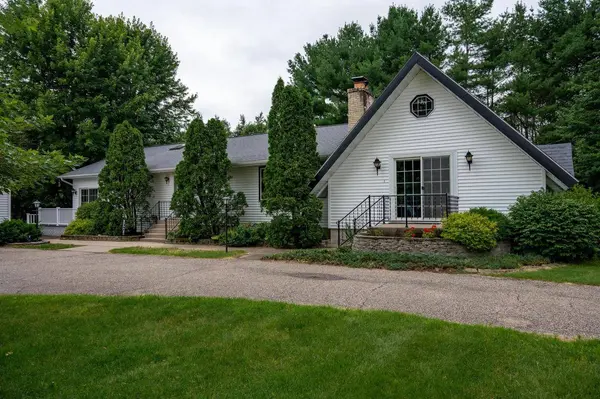 W6407 20th Street, Necedah, WI 54646