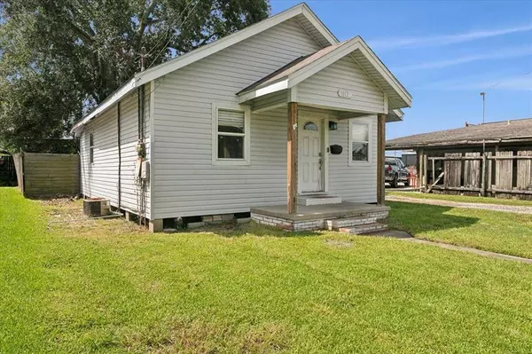 1112 Gary AVE, Nederland, TX 77627