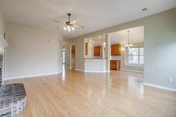 5508 Meadow Valley Drive, Fort Worth, TX 76123