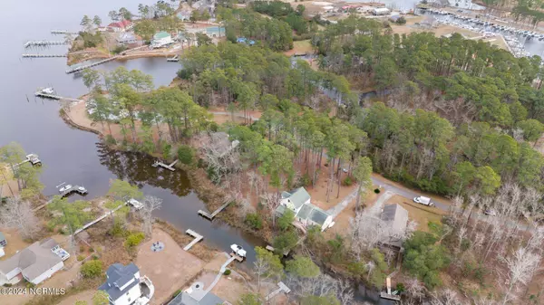 7013 Fairwinds Drive, Oriental, NC 28571