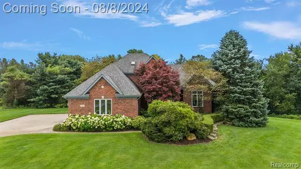 160 SEQUOIA Lane, Leonard, MI 48367