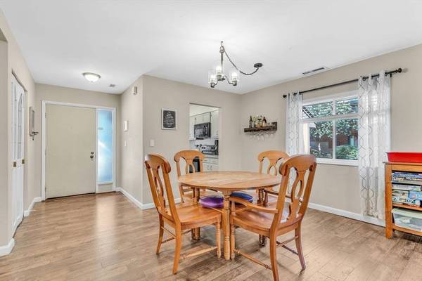 29 Highwood Dr #29, Franklin, MA 02038