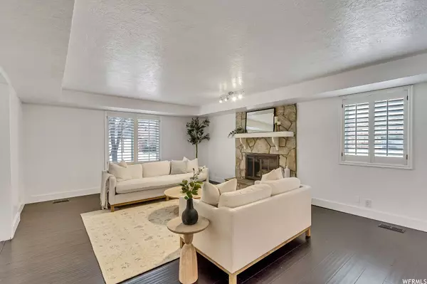 8489 S RUA BRANCO DR, Sandy, UT 84093