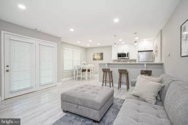 314 TAVISTOCK, Cherry Hill, NJ 08034