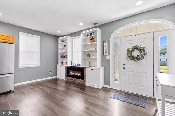 12 CIRCLE LN, Norwood, PA 19074