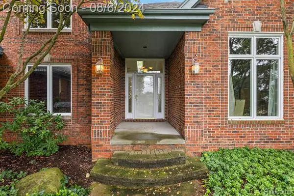 160 SEQUOIA Lane, Leonard, MI 48367