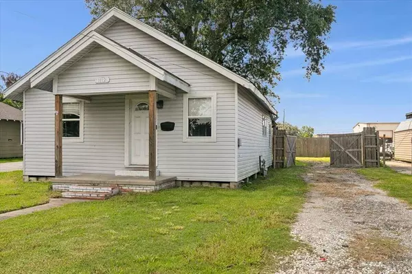 1112 Gary AVE, Nederland, TX 77627