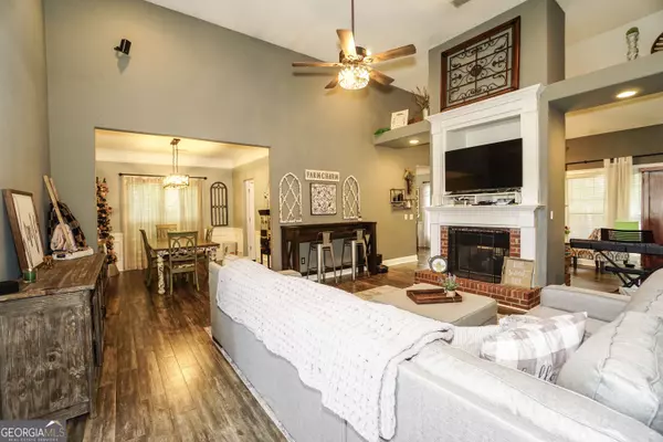 402 S Fortune Way, Dallas, GA 30157