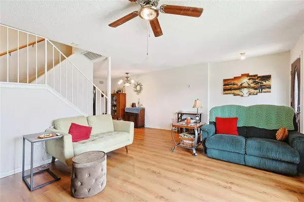 34 E Mountain Lane, Grand Prairie, TX 75052