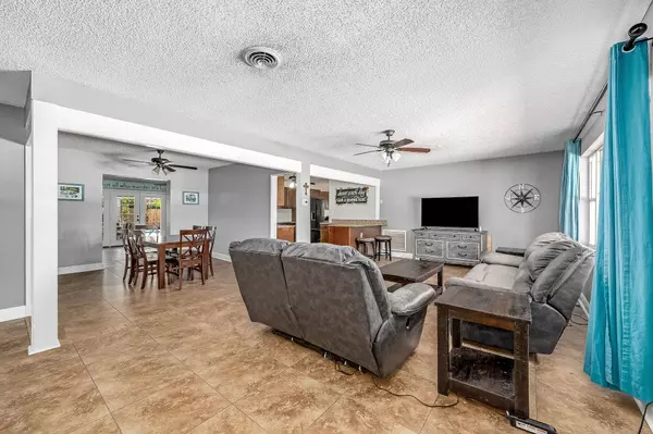 133 W Leon LN, Cocoa Beach, FL 32931