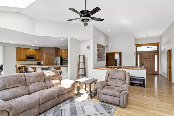 1285 Tunbridge TRL, Algonquin, IL 60102