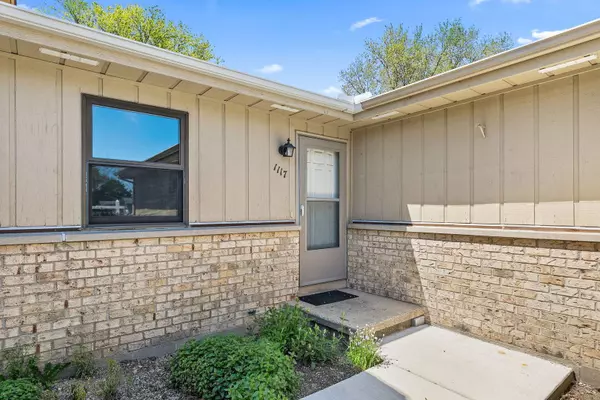 1117 Lillian LN #1117, Sandwich, IL 60548