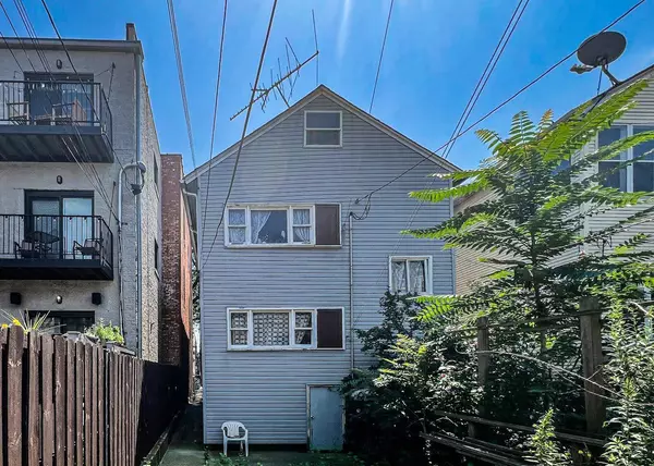 1512 W Superior Street, Chicago, IL 60642