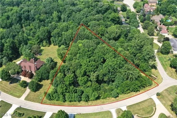 Pebble Beach DR #1, Canfield, OH 44406