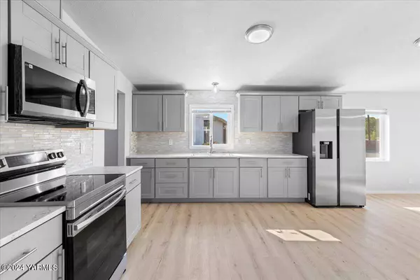 120 Ward Rd, Toppenish, WA 98948