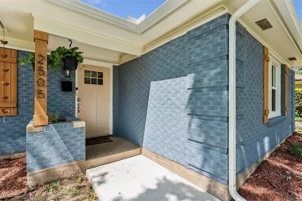 2505 Globe Avenue, Dallas, TX 75228