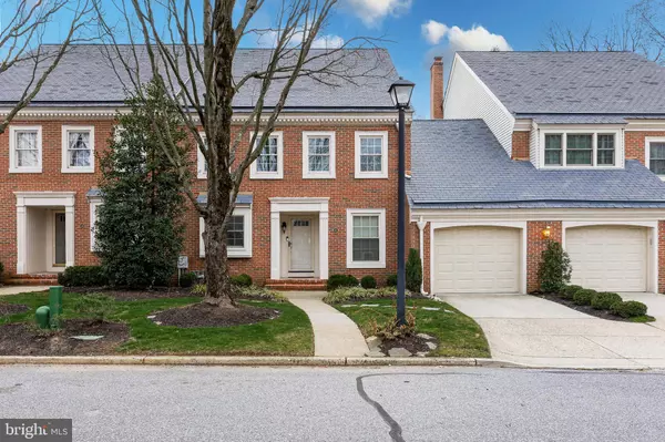 42 FOXWOOD DR, Moorestown, NJ 08057