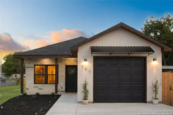 757 COLLINS AVE, Seguin, TX 78155-2566