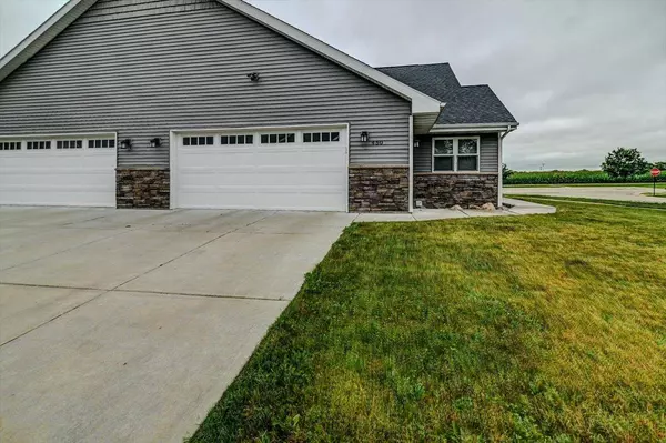 450 Ithaca Court, Oregon, WI 53575