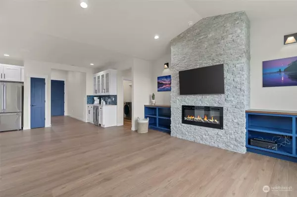 155 NE JK Lewis St, Ocean Shores, WA 98569