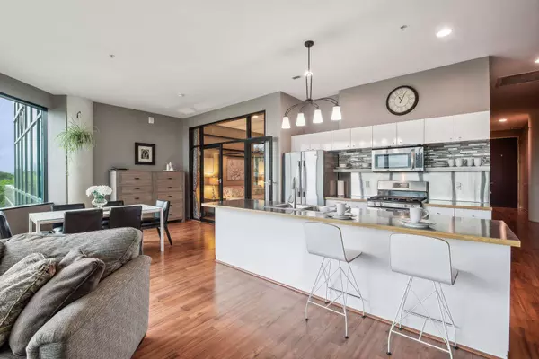 5601 Smetana DR #508, Minnetonka, MN 55343