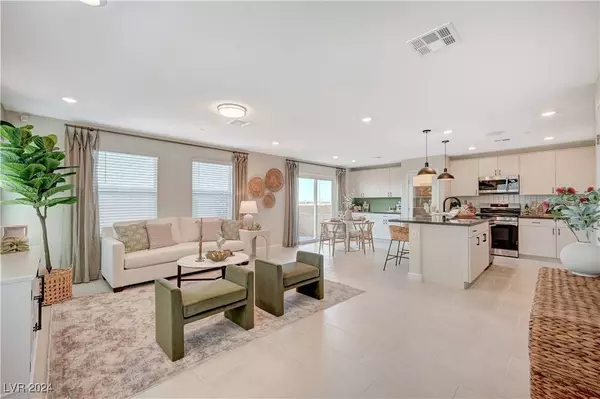 913 Cadence View Way, Henderson, NV 89011