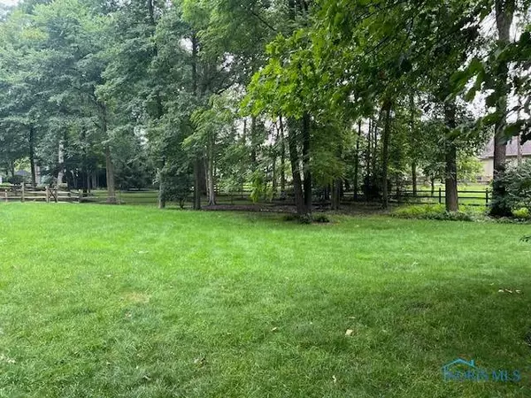 7943 Chestnut Ridge BLVD, Maumee, OH 43537