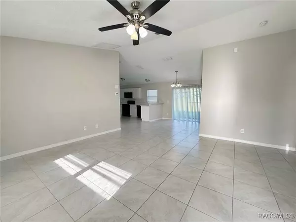 6490 SE 143rd CT, Morriston, FL 32668