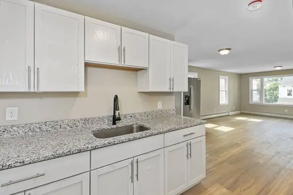 14 Nelson St, Webster, MA 01570