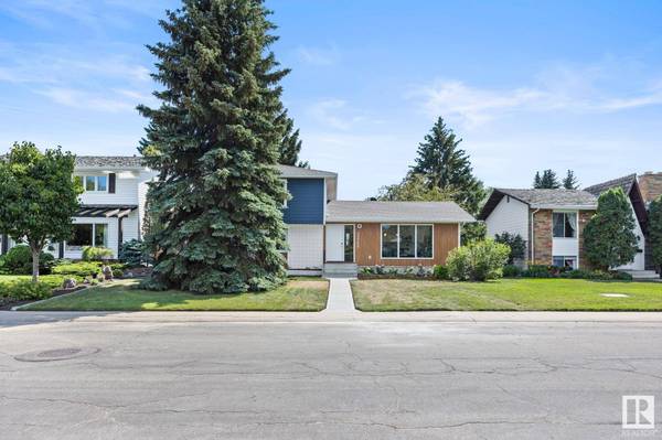 11759 37 AV NW, Edmonton, AB T6J 0J3