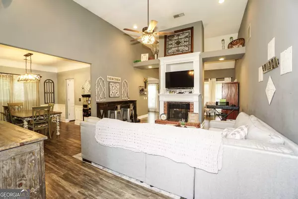 402 S Fortune Way, Dallas, GA 30157