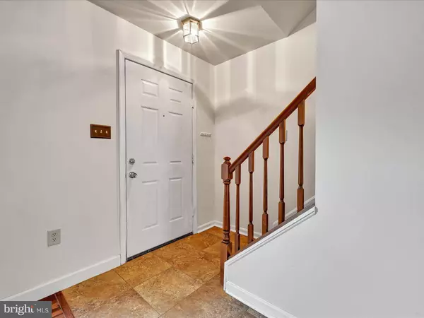 1426 TIMBER CHASE DR, Mechanicsburg, PA 17050