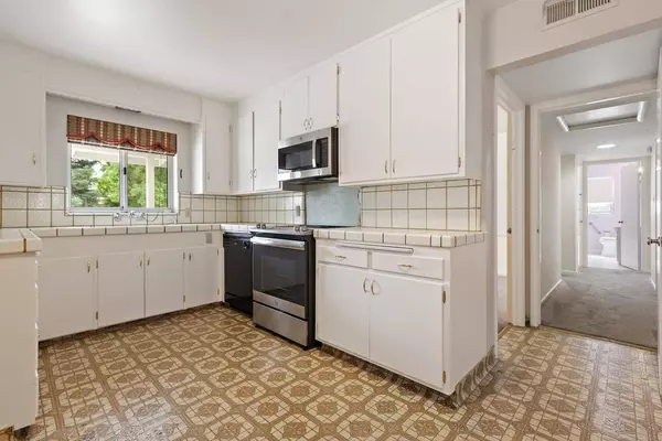 5904 Shepard AVE, Sacramento, CA 95819